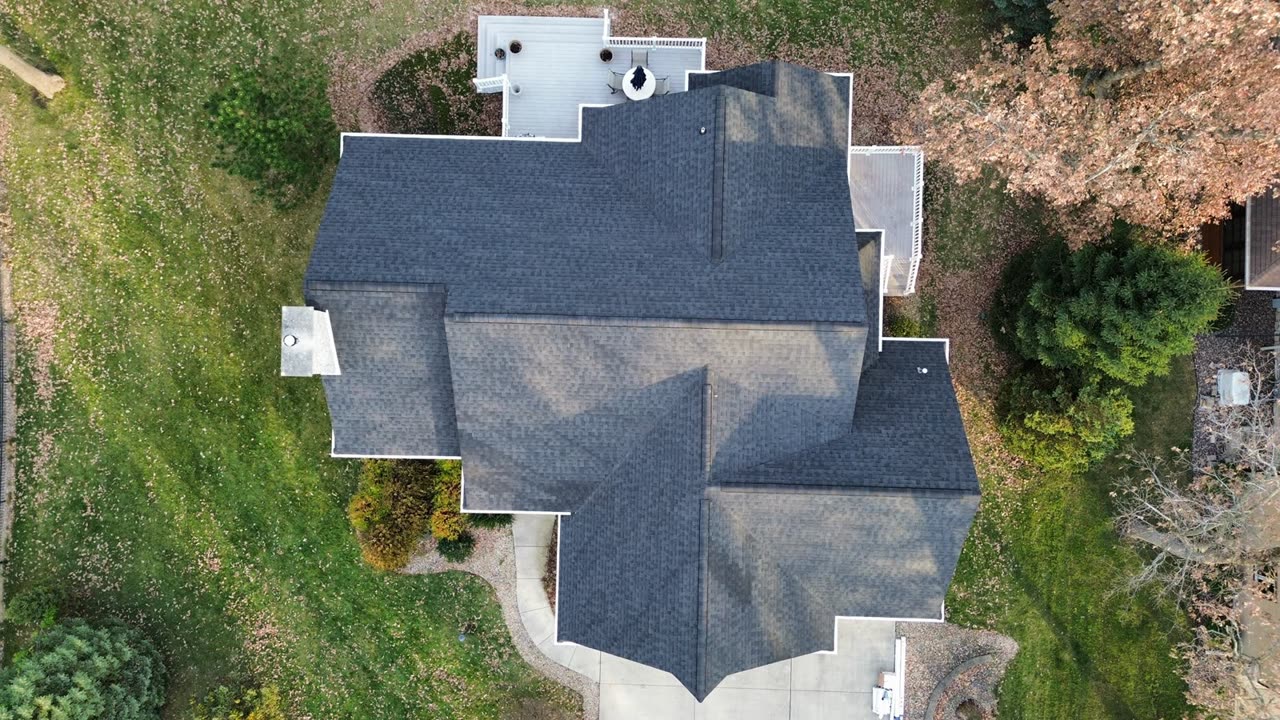 Aerial of a finished Elite Contracting roof in northern Illinois